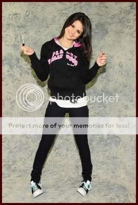 LipGlossPS5.jpg Lip Gloss Photoshoot image by xlMarialx